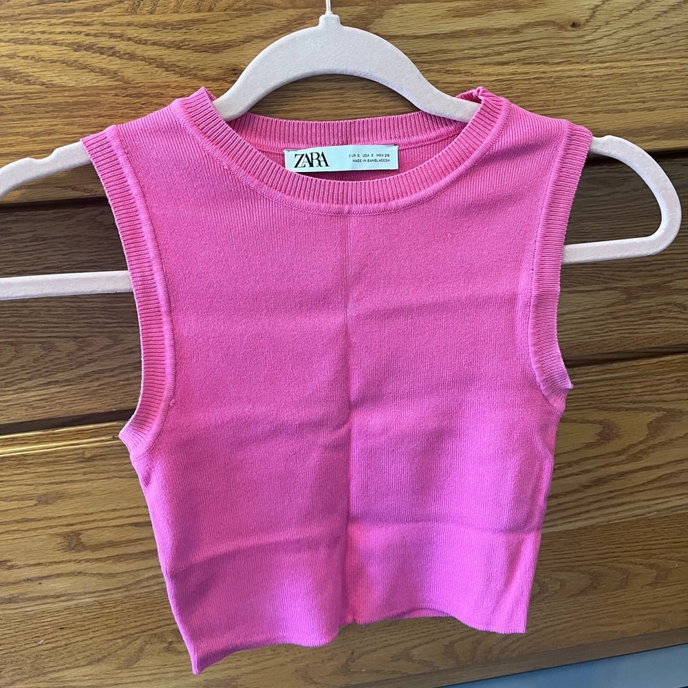 Zara Womens Cropped Knitted Top!! Size small